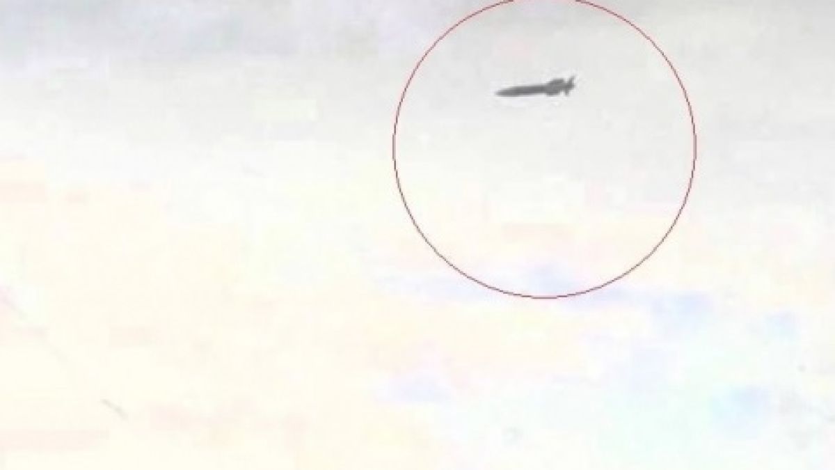 Над Украйна е забелязана за първи път ракетата P-37 с най-дълъг обсег на действие в света СНИМКА
