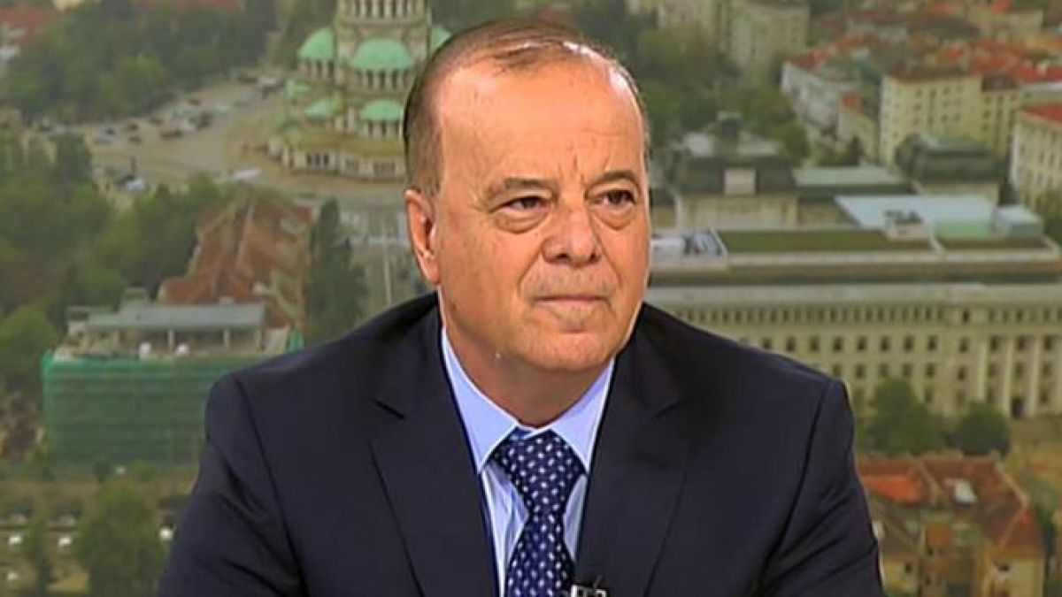 Ексшеф на КАТ бесен: Щом една полицайка си слага хиалурон в устните, представете си началниците