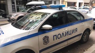 В центъра на Варна гъмжи от полиция!