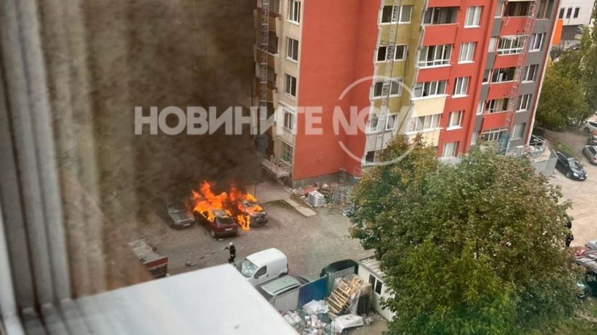 Извънредно! Кошмар в столичния кв. "Младост" 4, горят коли и цял етаж ВИДЕО