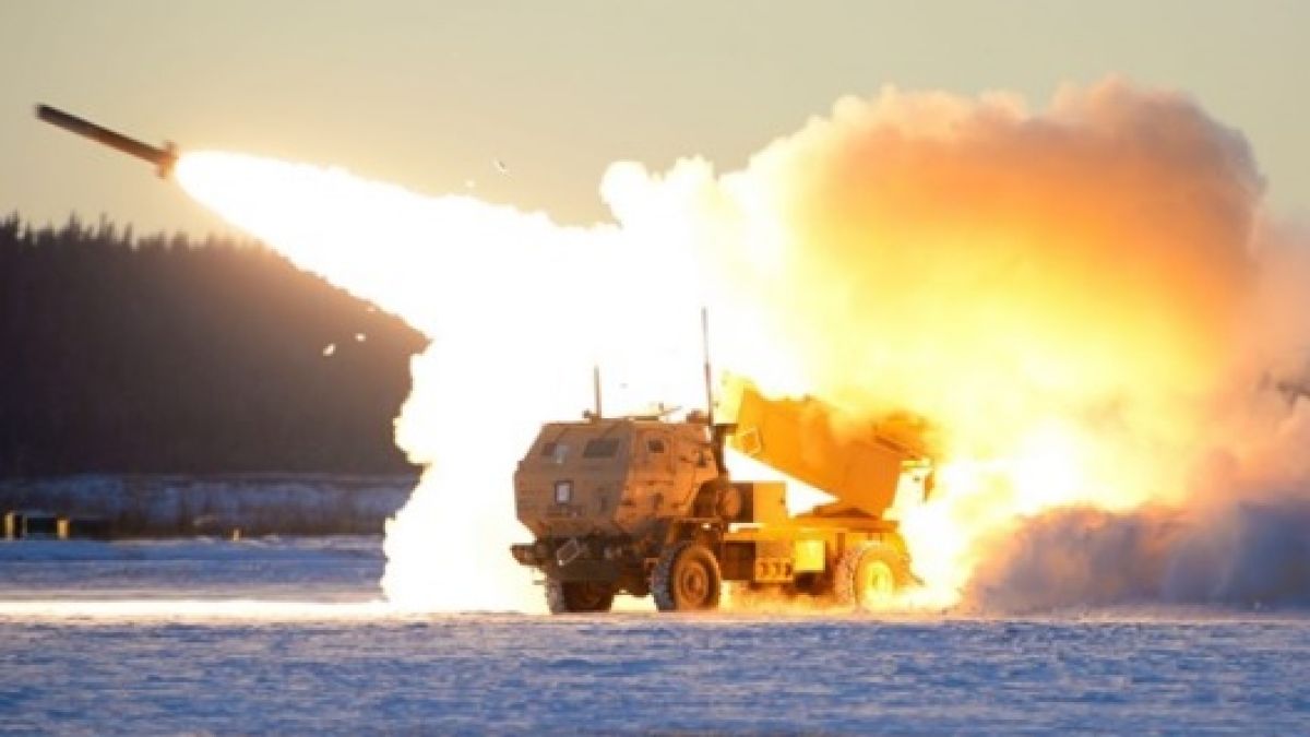 Пред сблъсък: Украинските HIMARS достигат три военни летища в Беларус