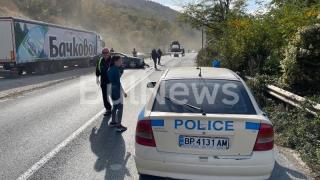 Зверско меле с кола, тир и автовоз на Е-79, ето какво се случи СНИМКИ 
