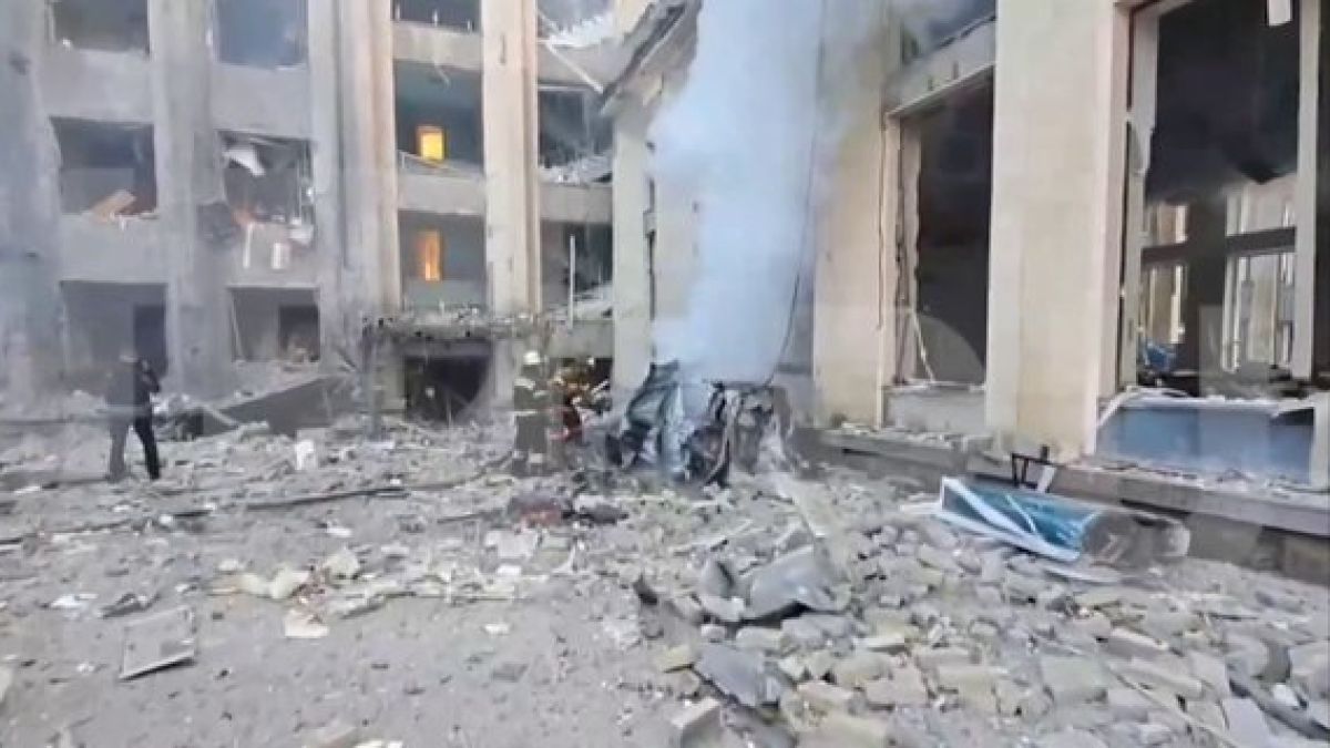 ВСУ удари с HIMARS администрацията в Донецк, страшно е ВИДЕО