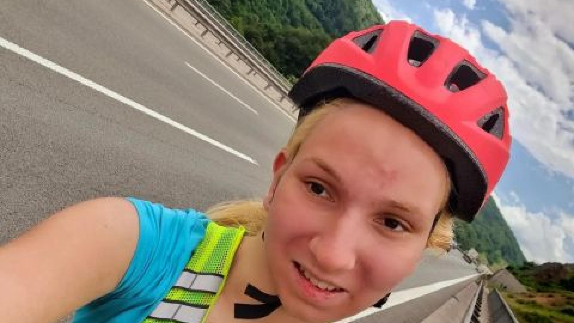 Емили Тротинетката превъртя играта, закани се да арестува всеки, който...