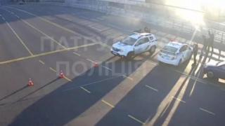 ВИДЕО от войната: Патрулни полицаи свалиха ирански дрон-камикадзе в Киев