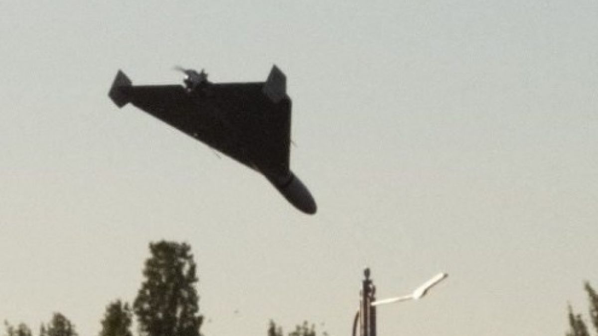 Уникални СНИМКИ как полицаи в Киев се сражават с дрон-камикадзе