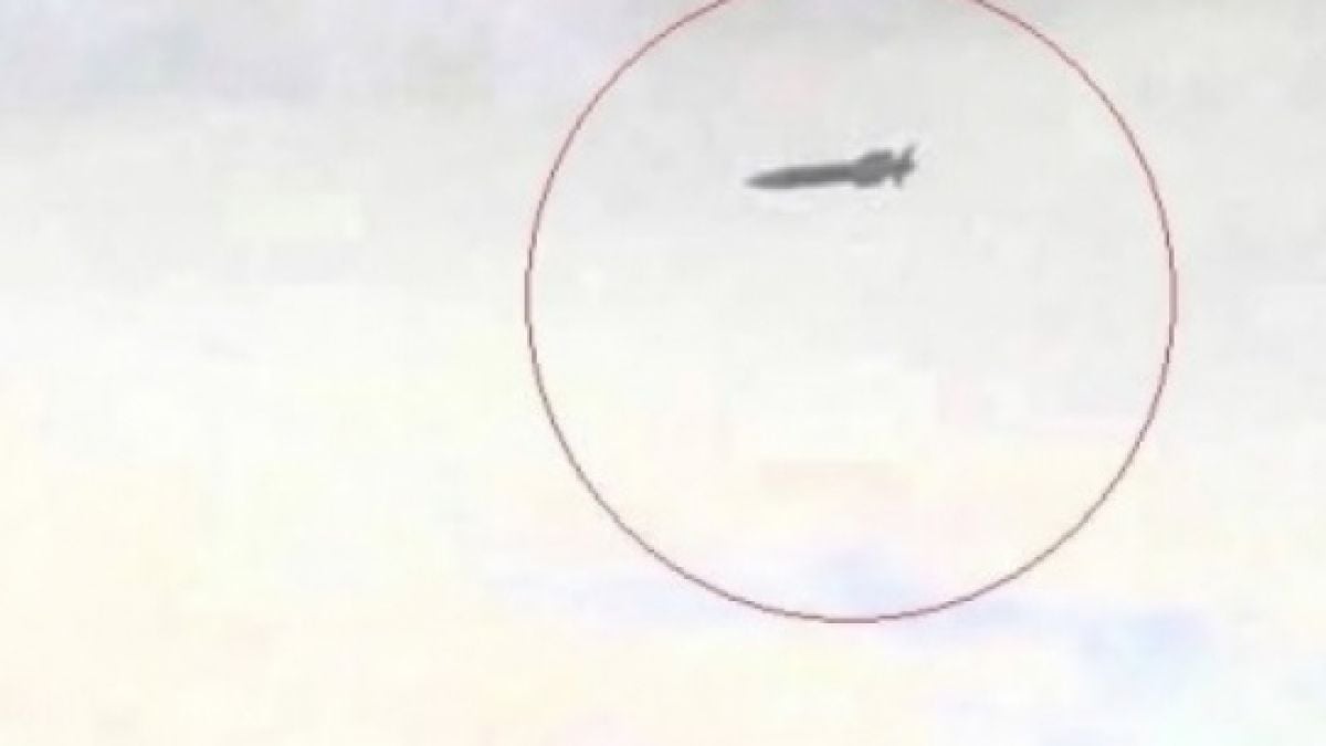 Изтребител Су-57 „Престъпник“ свали украински Су-27 с хиперзвукова ракета R-37M 