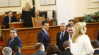 Депутат на ПП с голяма излагация при клетвата в парламента БЛИЦ TV