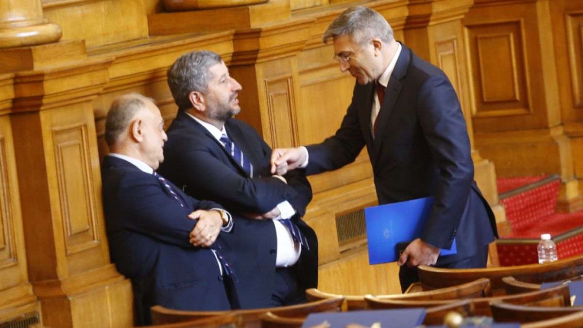 Мнозинство в парламента няма, но ДБ се активизираха и...