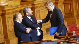 Мнозинство в парламента няма, но ДБ се активизираха и...