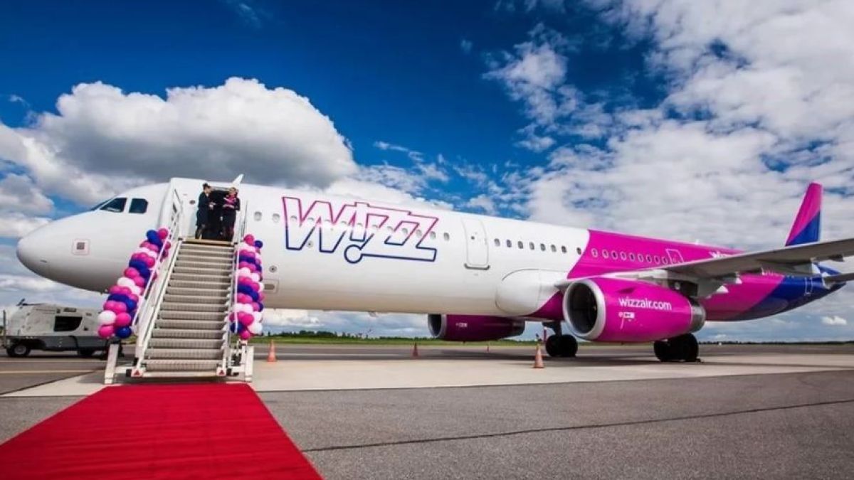 Кошмарна ситуация с нашенци и самолет на Wizz Air на летище Лутън