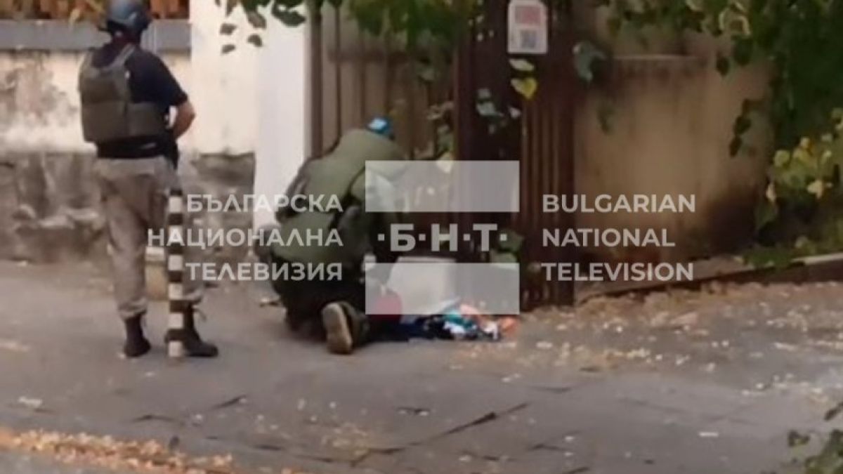 Извънредна ситуация пред БНТ, почерня от униформени СНИМКИ 