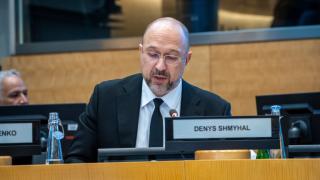 Украинският премиер предупреди за "миграционно цунами" и катастрофа, невиждана от ВСВ 