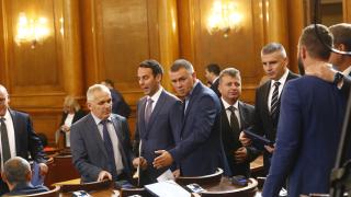 Люта борба за залъка в новата коалиция, Хазарта и ген. Атанасов вън от играта