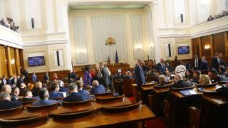 Жега в парламента! Депутатите мъдрят... БЛИЦ TV