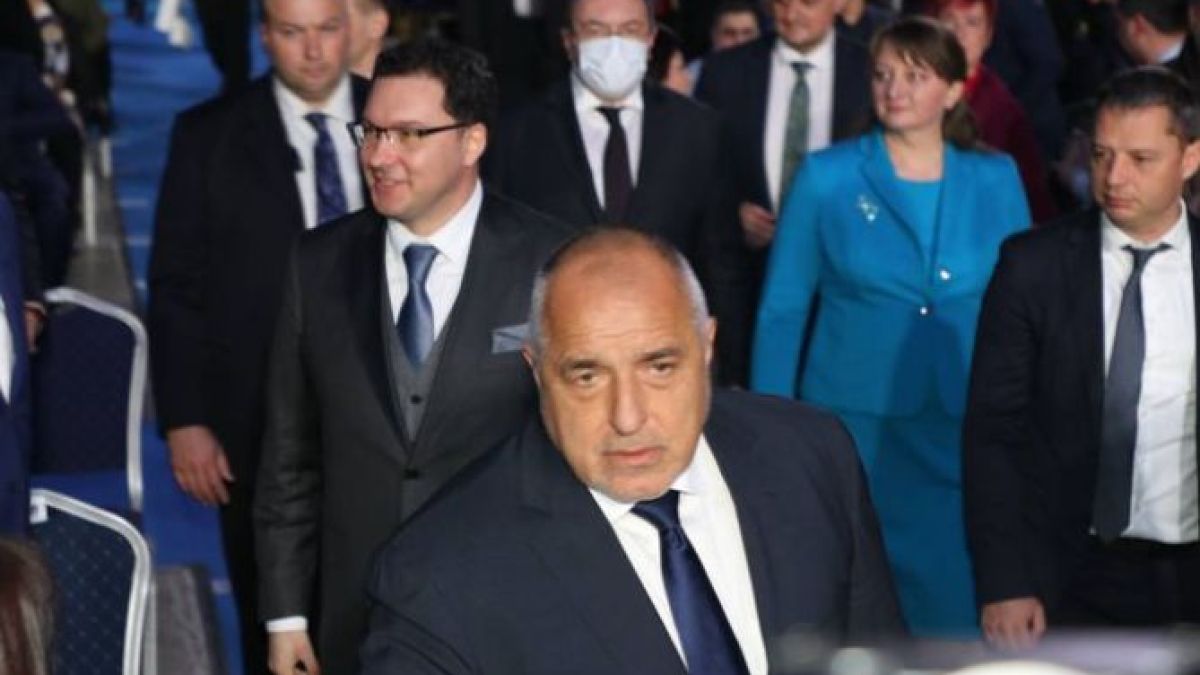 От кухнята: Политологът Стойчев издаде кого биха подкрепили ГЕРБ за третия мандат