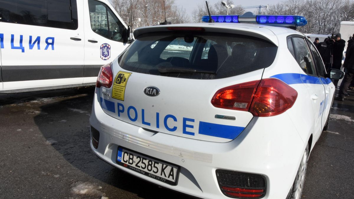 Само в БЛИЦ! На столичното летище „Враждебна“ почерня от полиция, ето какво се случва 