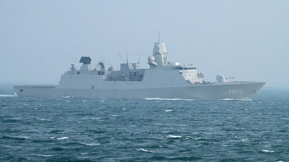 Внезапната поява на руски кораб край Великобритания изправи НАТО на нокти 