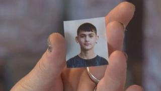 Пет години след убийството на ученик в класната стая изплува ЗАПИС, показващ зверството