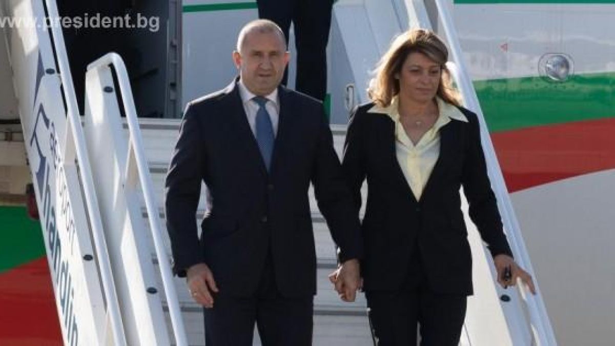 Пикантни СНИМКИ на президента Радев и съпругата му от Молдова