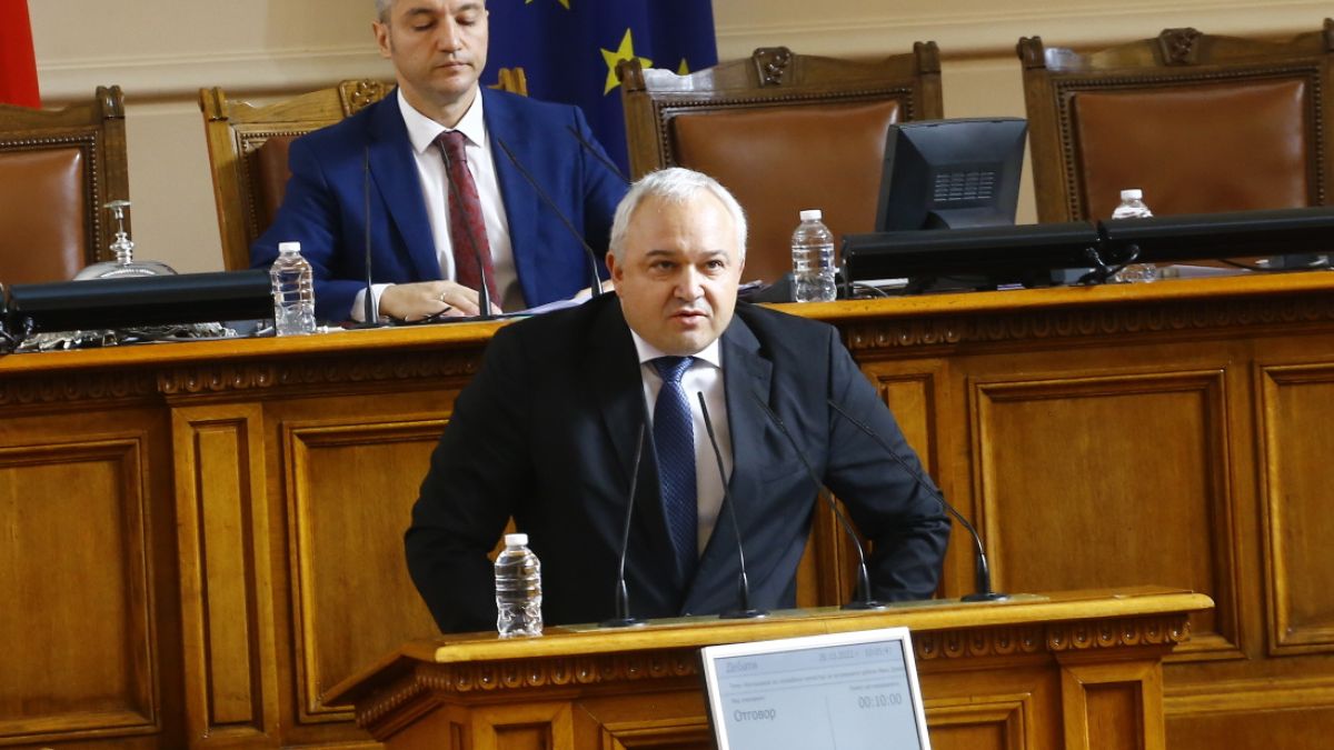 Демерджиев твърди, че парите за АМ „Хемус“ са отишли за строежа на хотел