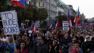 Чехите пак се разбунтуваха заради високите цени, искат излизане от НАТО и газ от Русия ВИДЕО