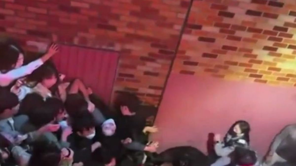 Оцелял по чудо от ужаса в Сеул разказва за трагедията ВИДЕО