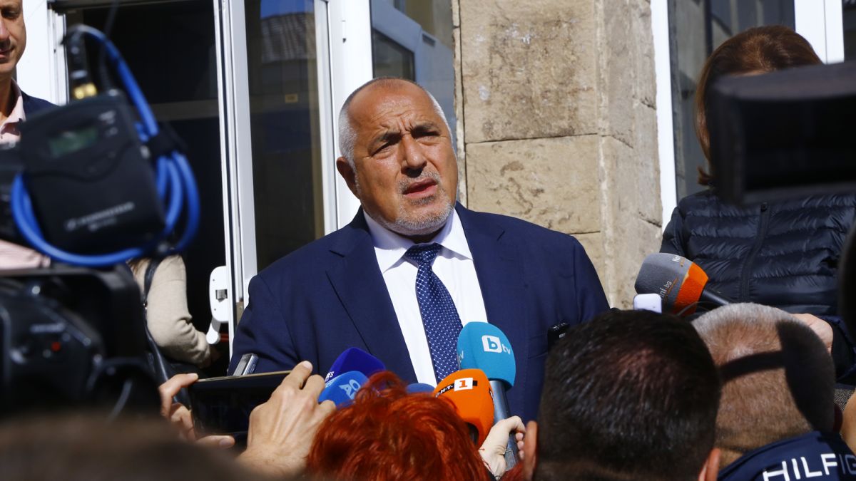 ГЕРБ взима мандата от Радев, ето какво правителство ще предложат