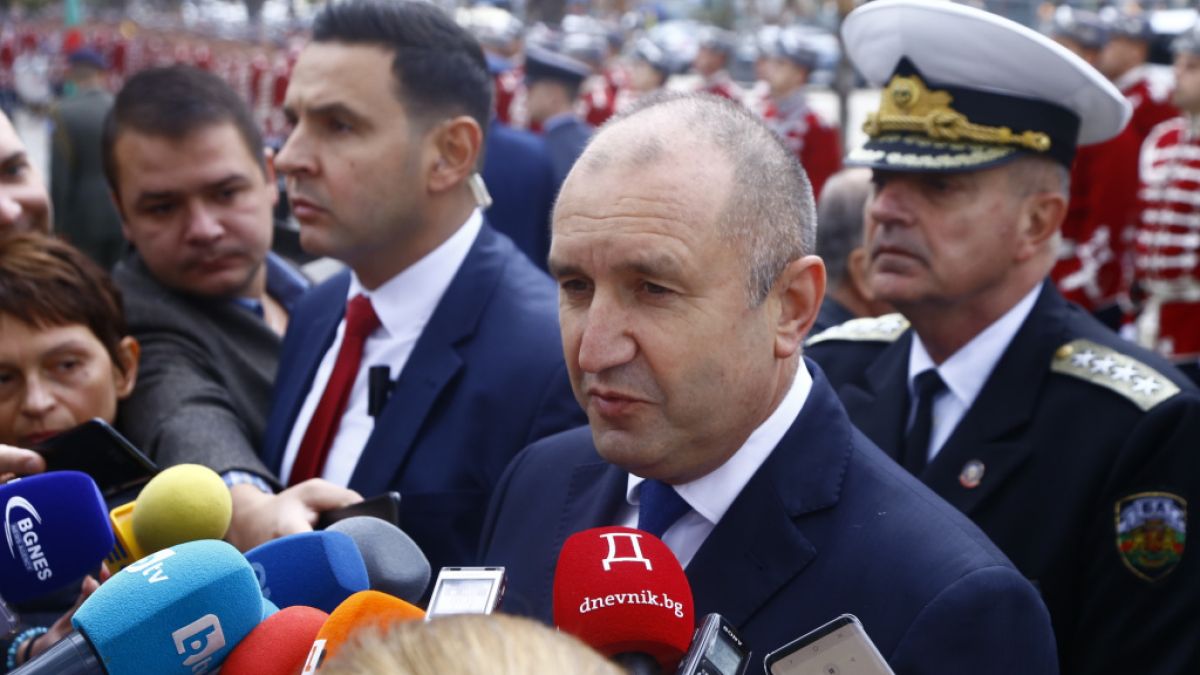 Радев с остри думи пред Шарл Мишел за лишаването на България от членство в Шенген 