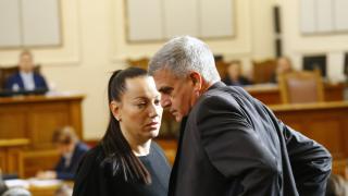 Стефан Янев гласува с машина, готви се да управлява