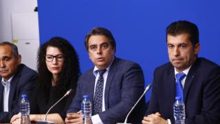 Калина Константинова се издъни жестоко, ударът нанесе Асен Василев 