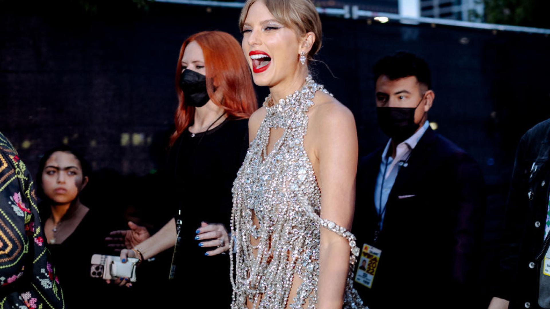Тейлър Суифт лапна милиони, но сега яко загази