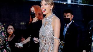 Колега със сатанински обвинения към Тейлър Суифт