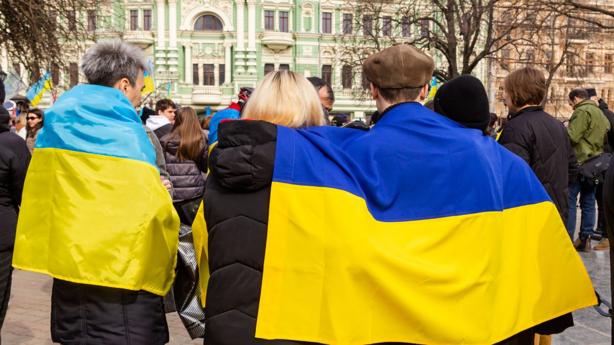 Вой на сирени в цяла Украйна! Бомбардировачи и изтребители полетяха от "Оленя"