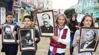 Как е честван Денят на будителите преди да бъде забранен от комунистите СНИМКИ