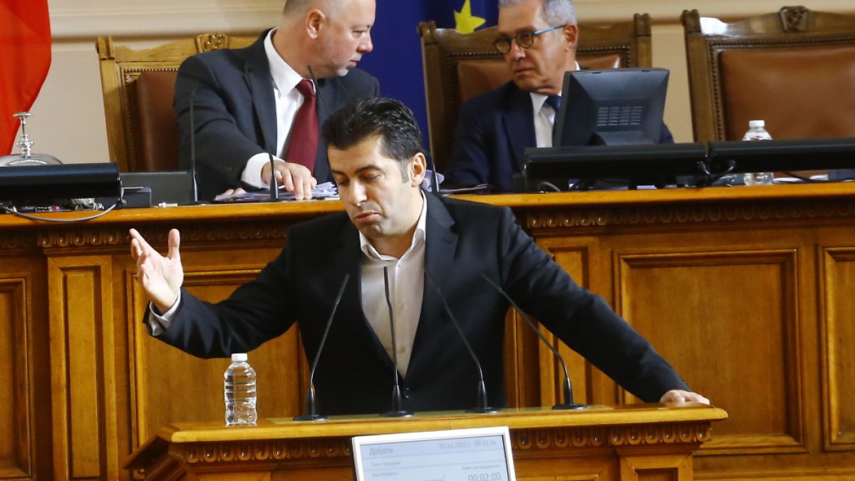 Бившата пиарка на Промяната нахока Петков заради обида към десните