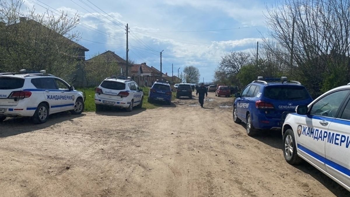 Безумие: Цеци Яричката крил трупа на майка си близо година, за да ѝ взима пенсията