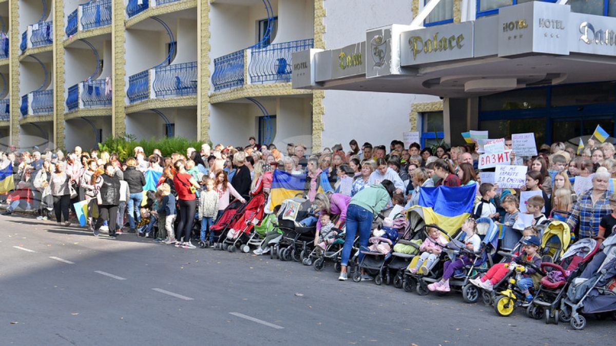 Министърът на туризма насмете украинските бежанци заради хотелите