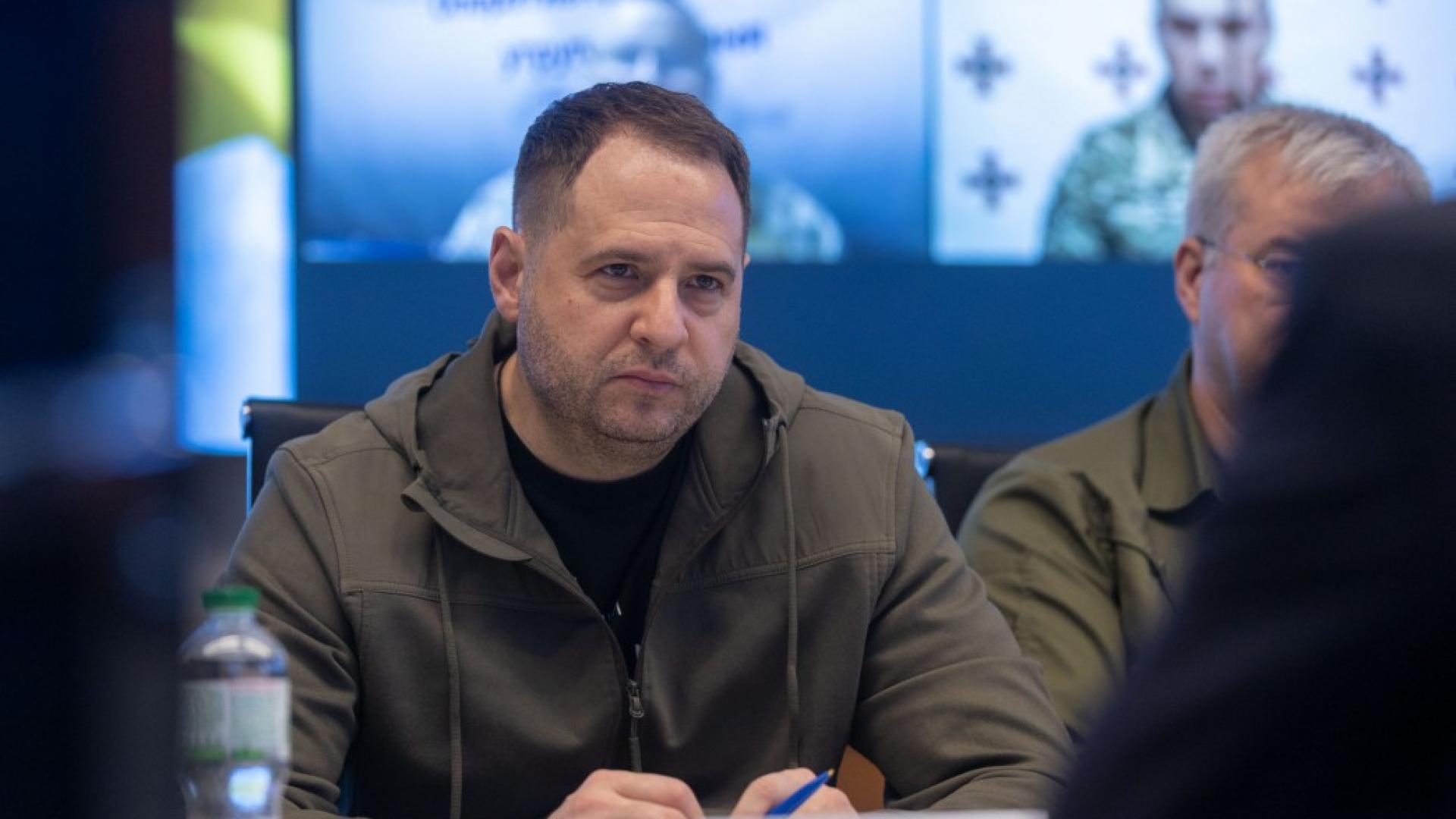 Антикорупционните власти нахлуха в офиса на дясната ръка на Зеленски