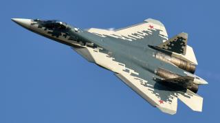 Русия показа най новия си модернизиран изтребител Су-57 в действие ВИДЕО