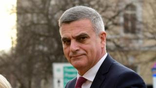 Стефан Янев се ожали от "безумен хейт", след като се извъртя като пумпал за оръжията за Украйна