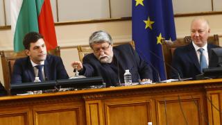 Депутатите категорично осъдиха насилието срещу македонските българи в РСМ