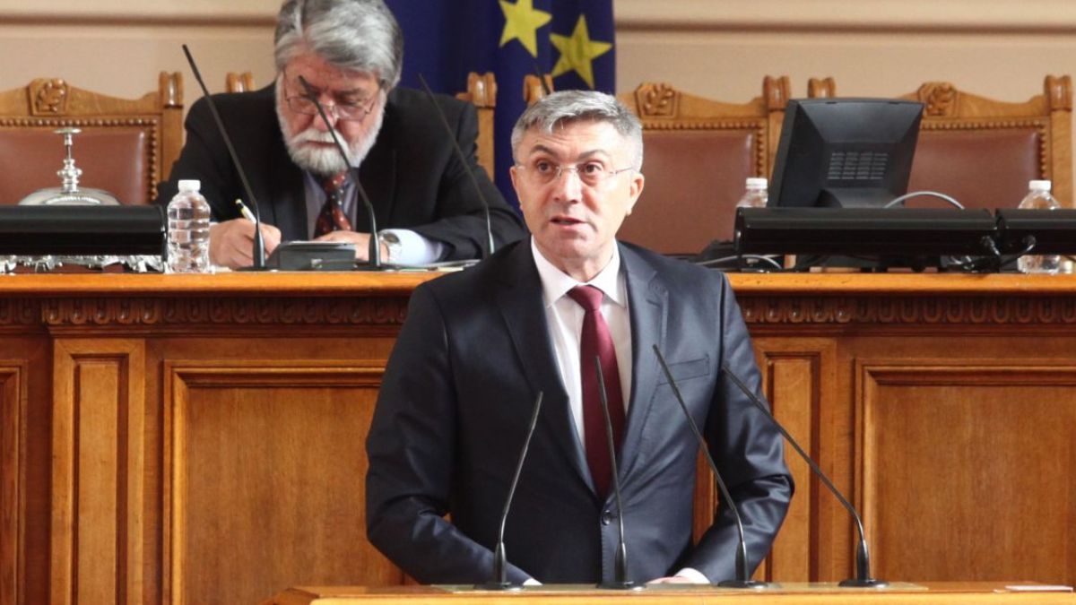 Мустафа Карадайъ: Демокрацията изисква във всеки миг да сме на своя пост