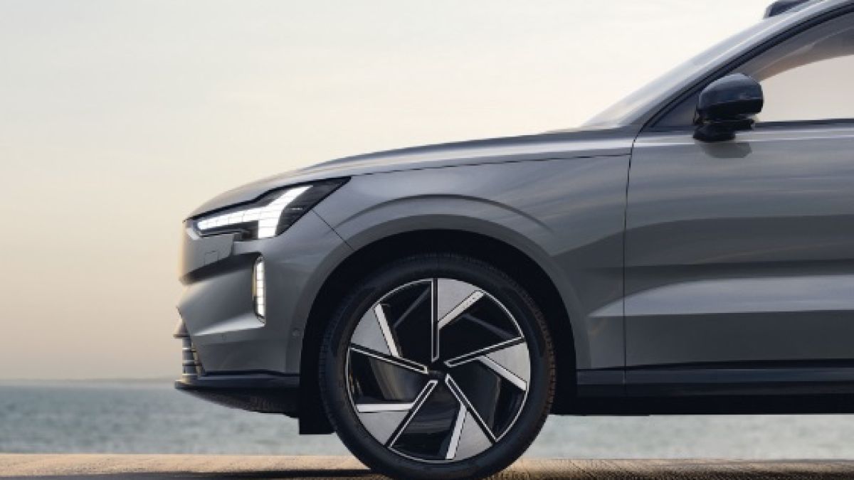 Революционен флагман: Представиха новия кросоувър Volvo EX90 ВИДЕО