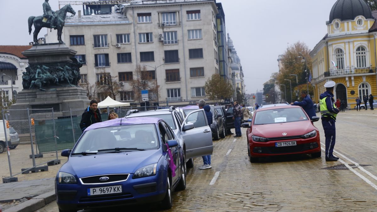 София е парализирана! Протестно шествие върви по тези централни булеварди КАРТА