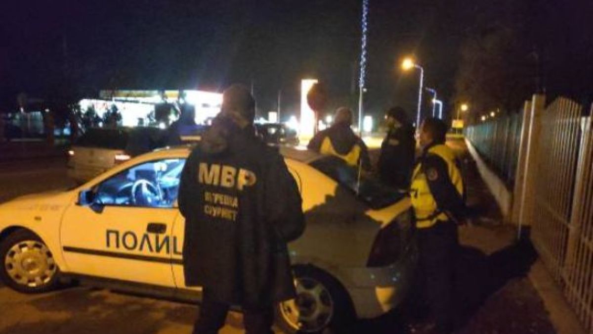 Извънредно! Закопчаха висш служител на "Гранична полиция" с подкуп 