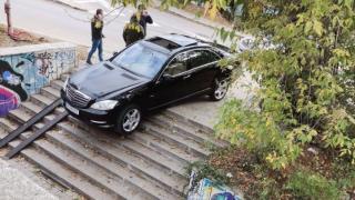 Цяла Варна говори за дивотията, която този шофьор направи край автобусна спирка СНИМКИ 
