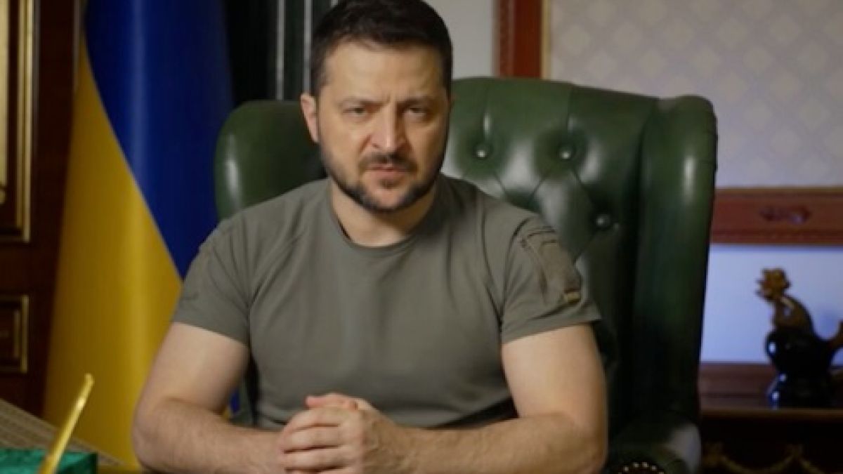 Зеленски: Стотици престъпления в Херсонска област, руските атаки не са спирали край Донецк