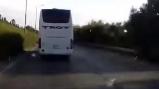 Скандално ВИДЕО: Турски автобус шпори със 140 км/ч в Търновско