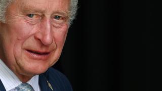 Крал Чарлз III с пореден жесток удар по принцовете Андрю и Хари